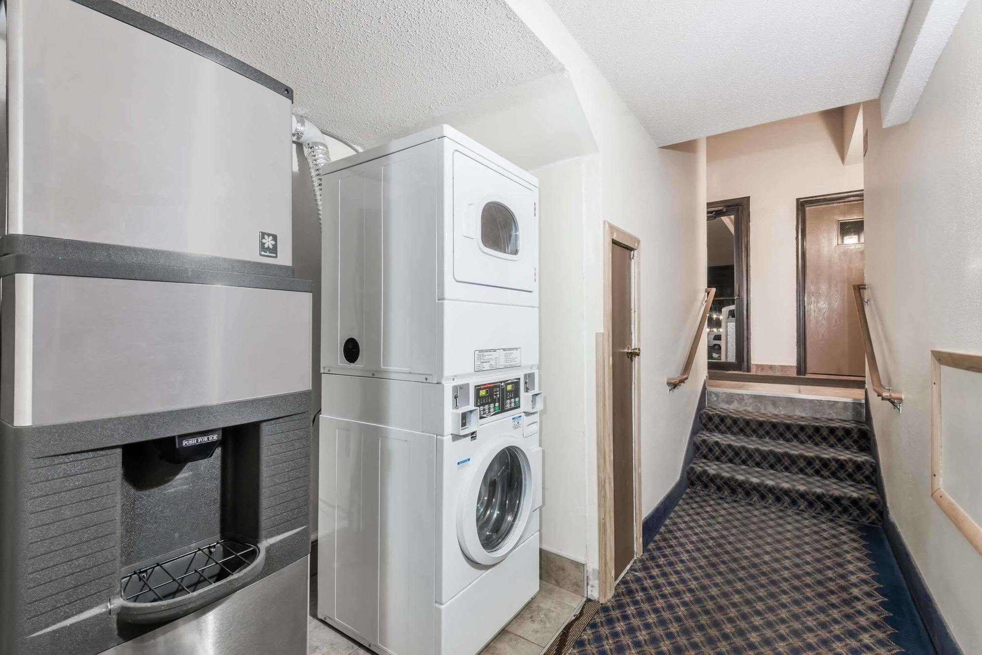 ซูเปอร์ 8 บาย วินด์แฮม เบดฟอร์ Hotel เบดฟอร์ด ภายนอก รูปภาพ